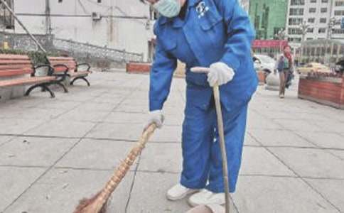 我最敬佩的人環(huán)衛(wèi)工人作文