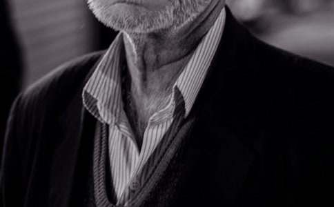 關(guān)于樂于助人的大叔作文700字