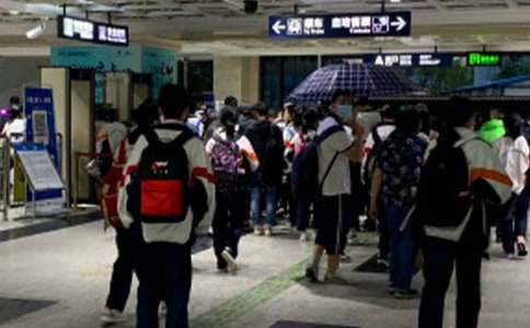 關(guān)于初中學生表揚信