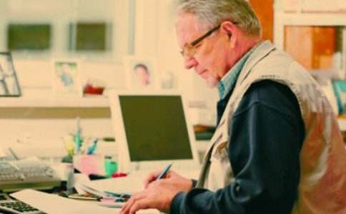 描寫爺爺?shù)淖魑模ň?5篇)