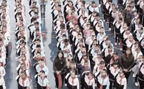 看圖寫話作文:升國(guó)旗(精選25篇)