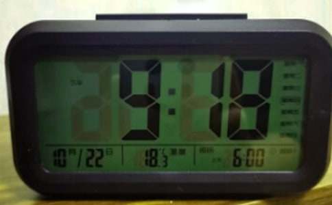 瘋狂鬧鐘的制作三年級優(yōu)秀作文400字