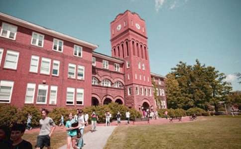 寫景作文100字：校園的一角（精選38篇）