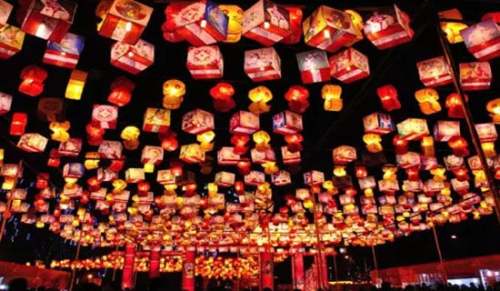 有關(guān)過年習(xí)俗的話題作文（通用35篇）