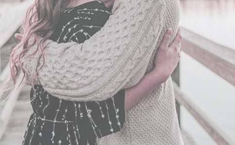 以擁抱為話題的900字作文(通用28篇)