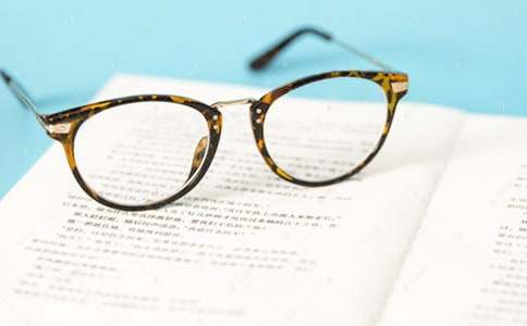 那時(shí)，我多想摘掉眼鏡作文700字（通用15篇）