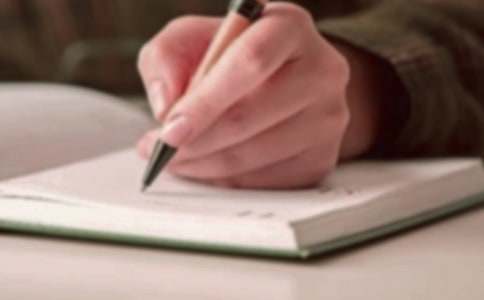 三年級有關(guān)我的小書架的作文