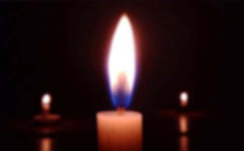 蠟燭和臺(tái)燈作文1500字