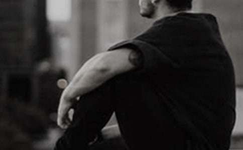 男子外貌的比喻句