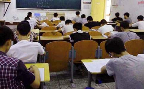 考試學(xué)習(xí)與分數(shù)議論文