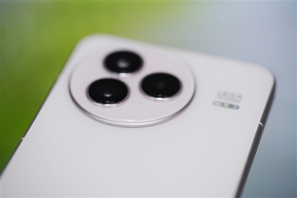 史上有旗艦味的Civi！小米Civi 5 Pro圖賞