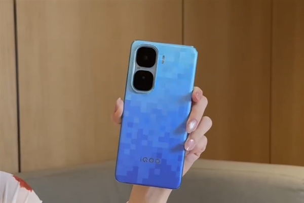 讀懂iQOO Neo10 Pro+：驍龍8至尊版+2K直屏 2379.15元?dú)偭? h=