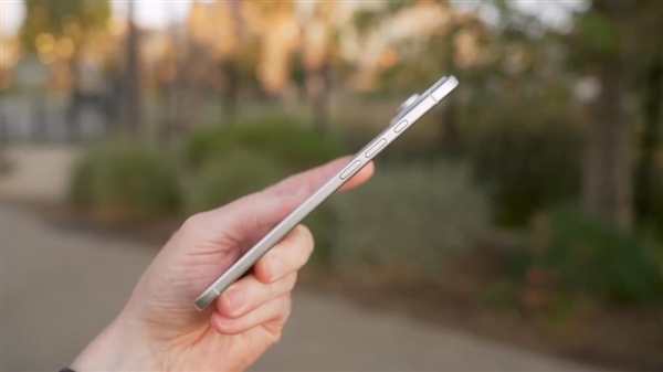 曝iPhone 17 Air僅重146g！夢回iPhone 6s時代