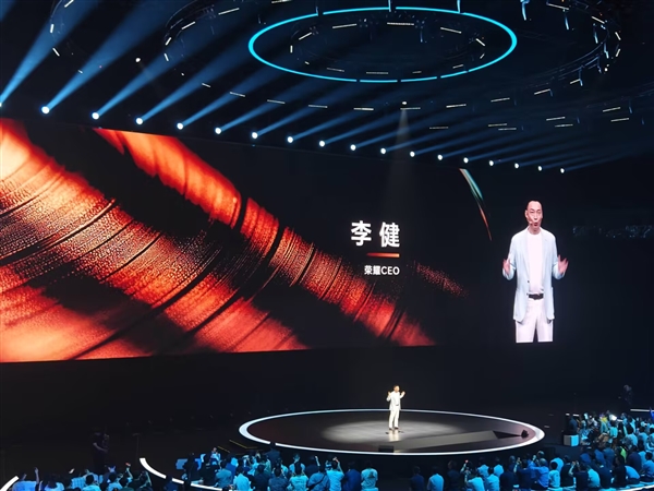 榮耀確認(rèn)進(jìn)軍機(jī)器人業(yè)務(wù):跑步速度4m/s 打破行業(yè)記錄