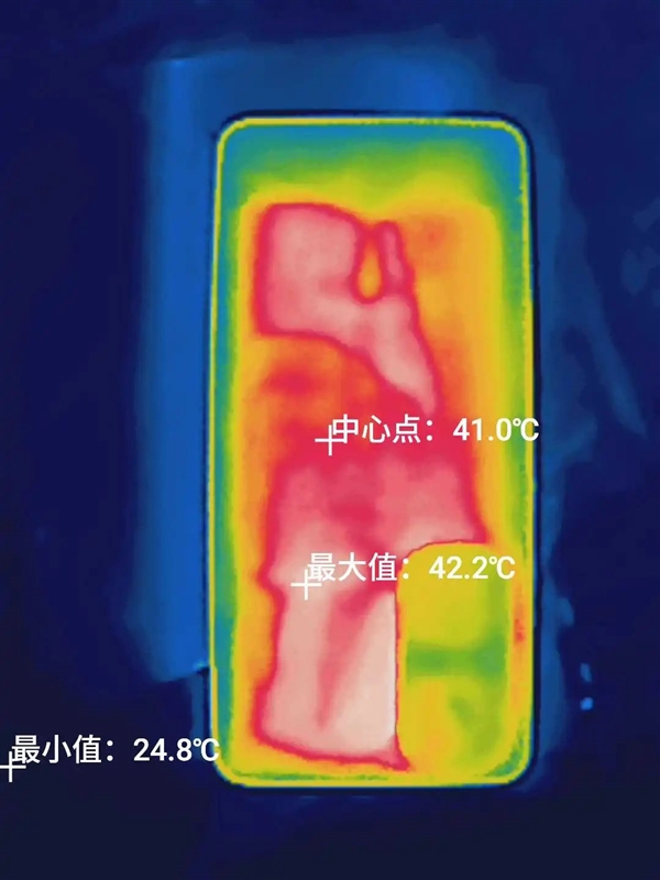 買芯片送手機(jī)！iQOO出了個(gè)2000多塊的驍龍8至尊版手機(jī)