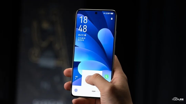 買芯片送手機(jī)！iQOO出了個(gè)2000多塊的驍龍8至尊版手機(jī)