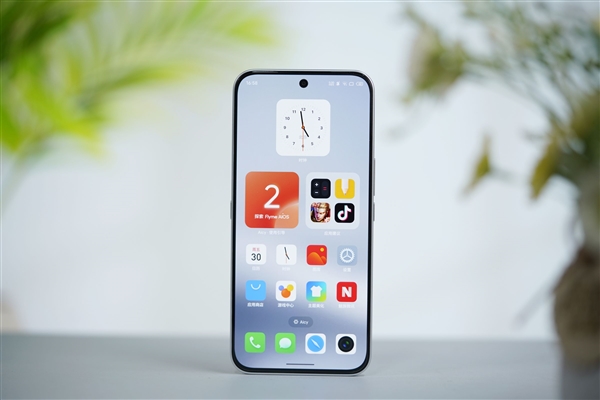 行業(yè)首款南德三防認證手機！魅族Note 16 Pro流云白圖賞