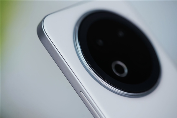 行業(yè)首款南德三防認證手機！魅族Note 16 Pro流云白圖賞