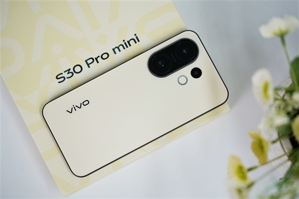 6.31英寸完美小直屏！vivo S30 Pro mini圖賞