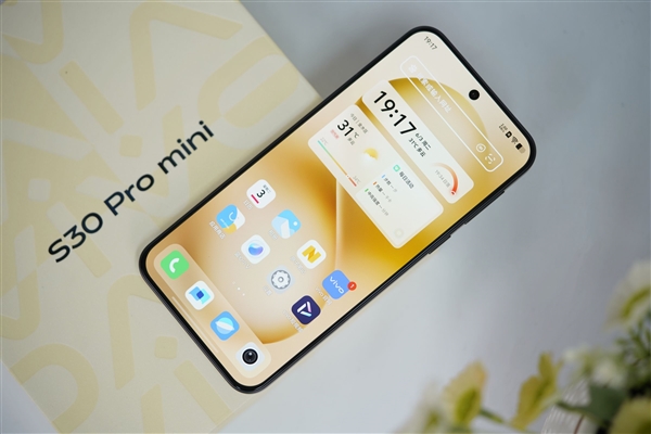 6.31英寸完美小直屏！vivo S30 Pro mini圖賞