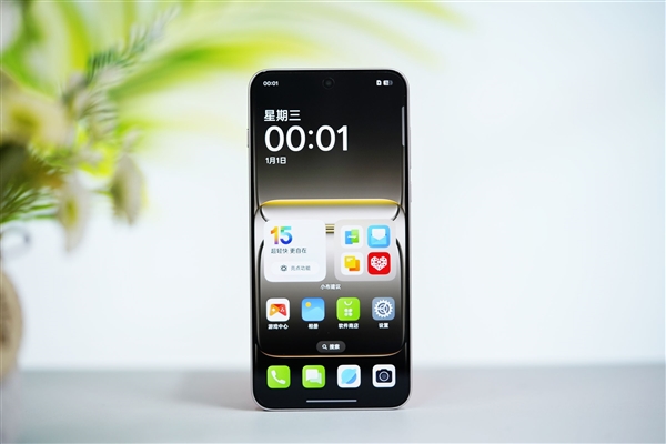 性能強(qiáng)天璣手機(jī)！一加Ace 5至尊版圖賞