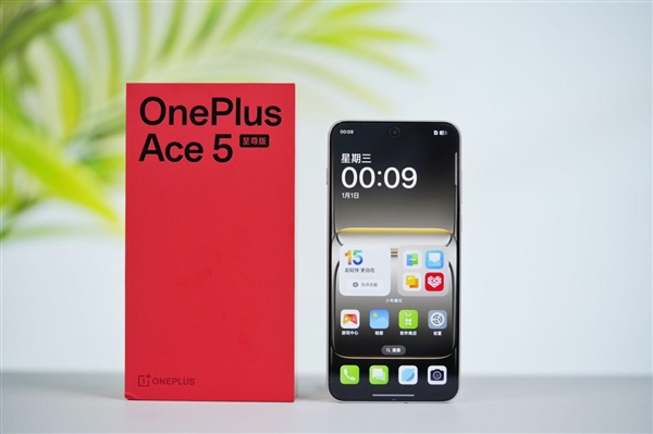 性能強(qiáng)天璣手機(jī)！一加Ace 5至尊版圖賞