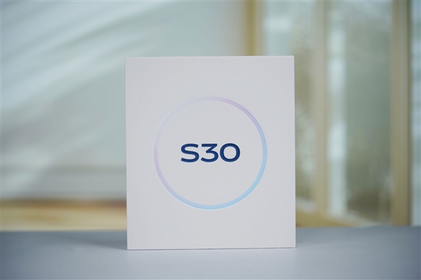 手感絕佳純直屏！vivo S30桃桃粉圖賞