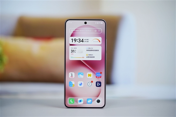 手感絕佳純直屏！vivo S30桃桃粉圖賞