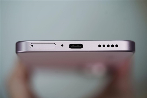 手感絕佳純直屏！vivo S30桃桃粉圖賞