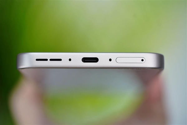 性能強(qiáng)天璣手機(jī)！一加Ace 5至尊版圖賞