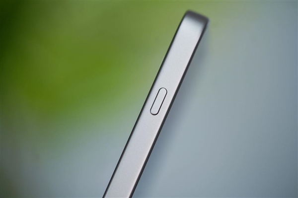 性能強(qiáng)天璣手機(jī)！一加Ace 5至尊版圖賞