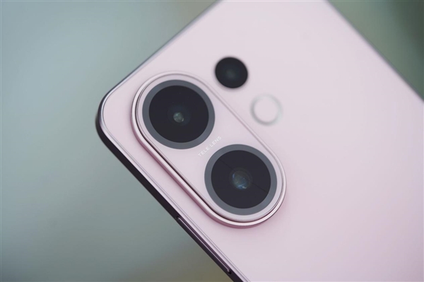 手感絕佳純直屏！vivo S30桃桃粉圖賞