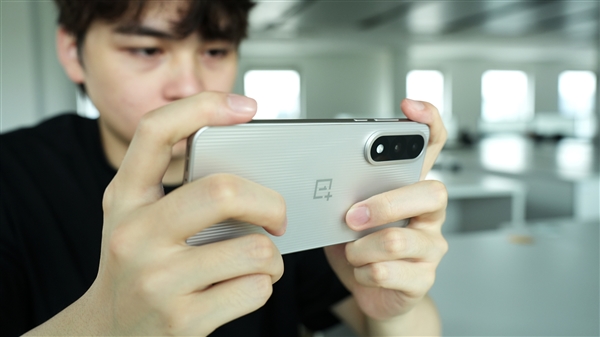 一加Ace 5至尊版實測:宿舍搶網(wǎng)神器實至名歸