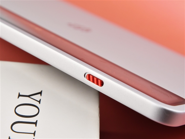 紅魔電競(jìng)平板3 Pro上手:性能火力全開 9英寸板王