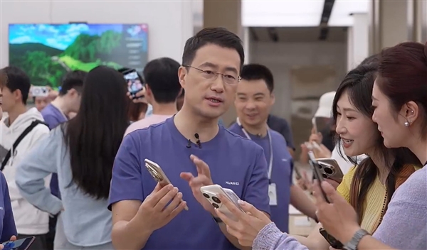 華為何剛回應(yīng)泄密Pura 80：想實(shí)測(cè)新機(jī)拍照效果 沒(méi)想到被拍到了