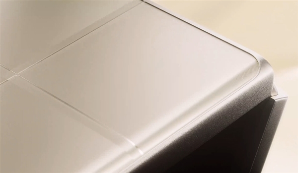 行業(yè)強小折疊！小米MIX Flip 2外觀首次揭曉