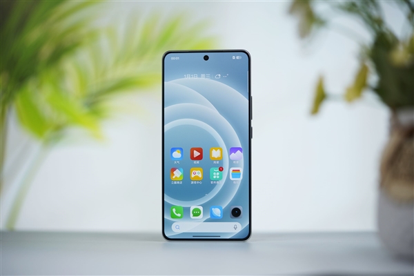 1699元透明手機(jī)！真我Neo7 Turbo圖賞