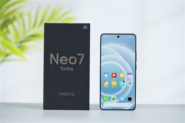 1699元透明手機(jī)！真我Neo7 Turbo圖賞