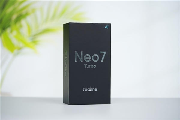 1699元透明手機(jī)！真我Neo7 Turbo圖賞