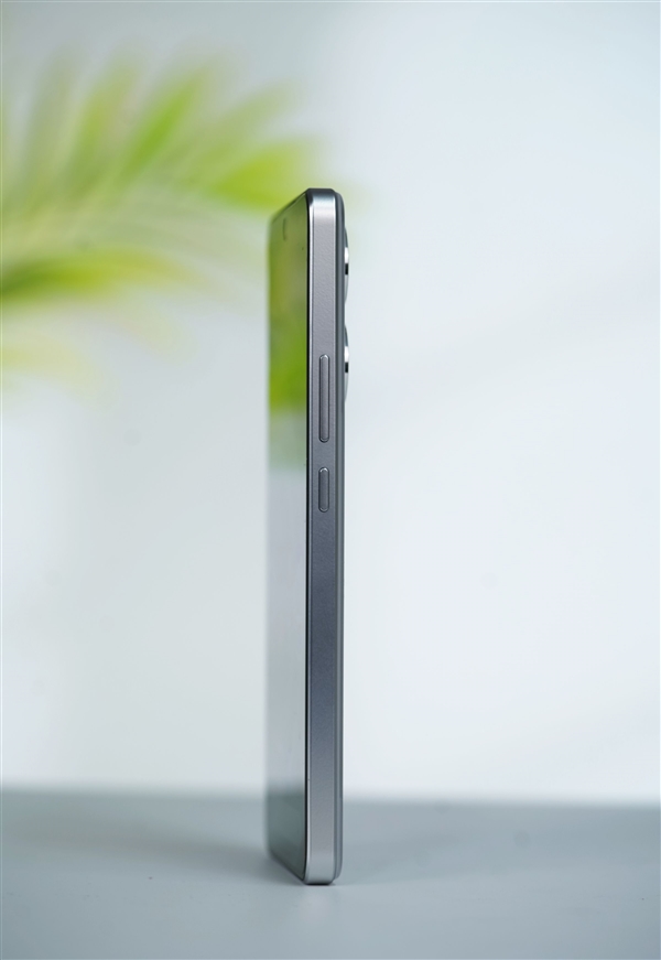 1699元透明手機(jī)！真我Neo7 Turbo圖賞