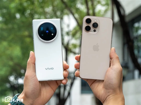 vivo剛出的這臺(tái)折疊屏 我愿稱它為“蘋果佳搭子”