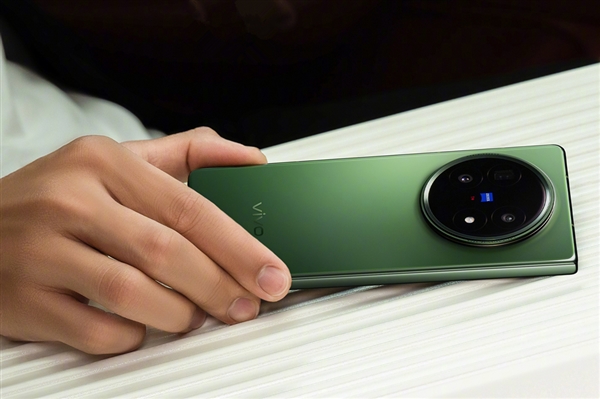 vivo X Fold5沒有Pro版：僅此一杯 不用等Pro了