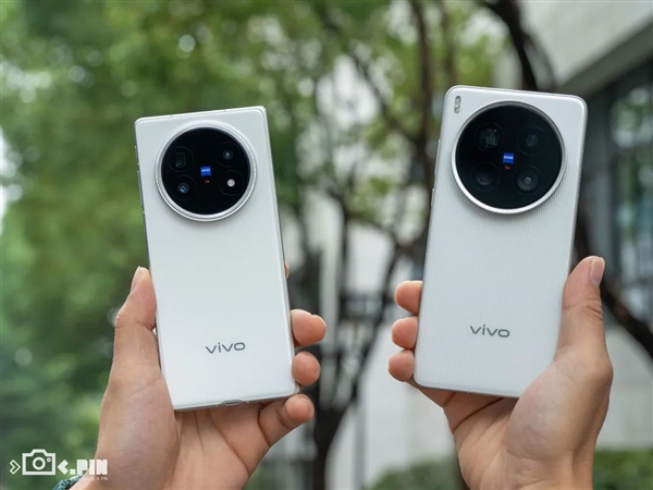 vivo剛出的這臺(tái)折疊屏 我愿稱它為“蘋果佳搭子”