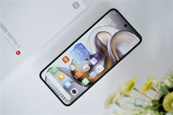 滿配旗艦小折疊屏！小米MIX Flip 2圖賞