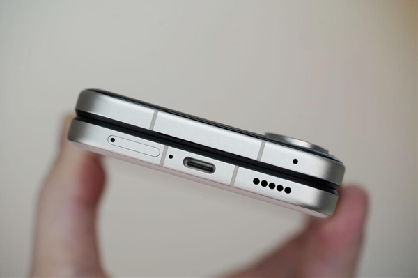 滿配旗艦小折疊屏！小米MIX Flip 2圖賞