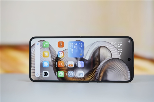 滿配旗艦小折疊屏！小米MIX Flip 2圖賞