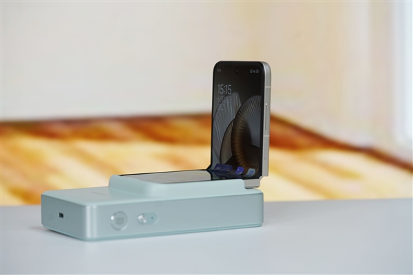 滿配旗艦小折疊屏！小米MIX Flip 2圖賞