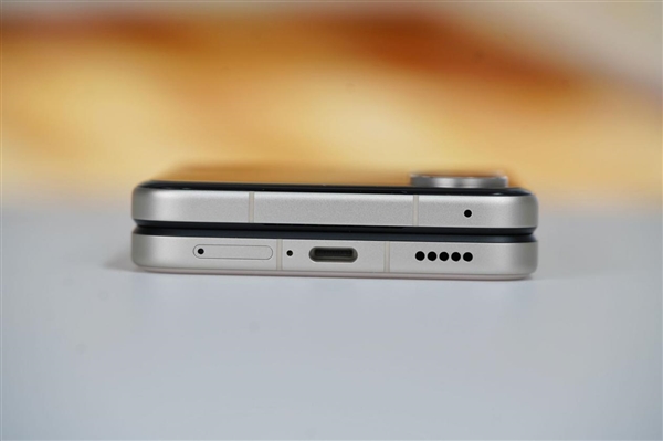 滿配旗艦小折疊屏！小米MIX Flip 2圖賞