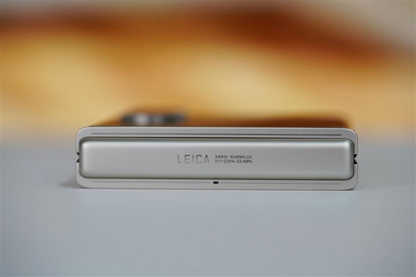 滿配旗艦小折疊屏！小米MIX Flip 2圖賞