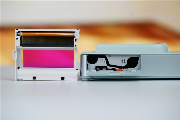 滿配旗艦小折疊屏！小米MIX Flip 2圖賞